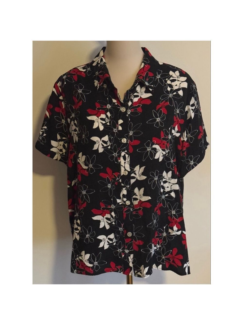 Women's Jaclyn Smith Black & Red Floral Button Down Shirt L